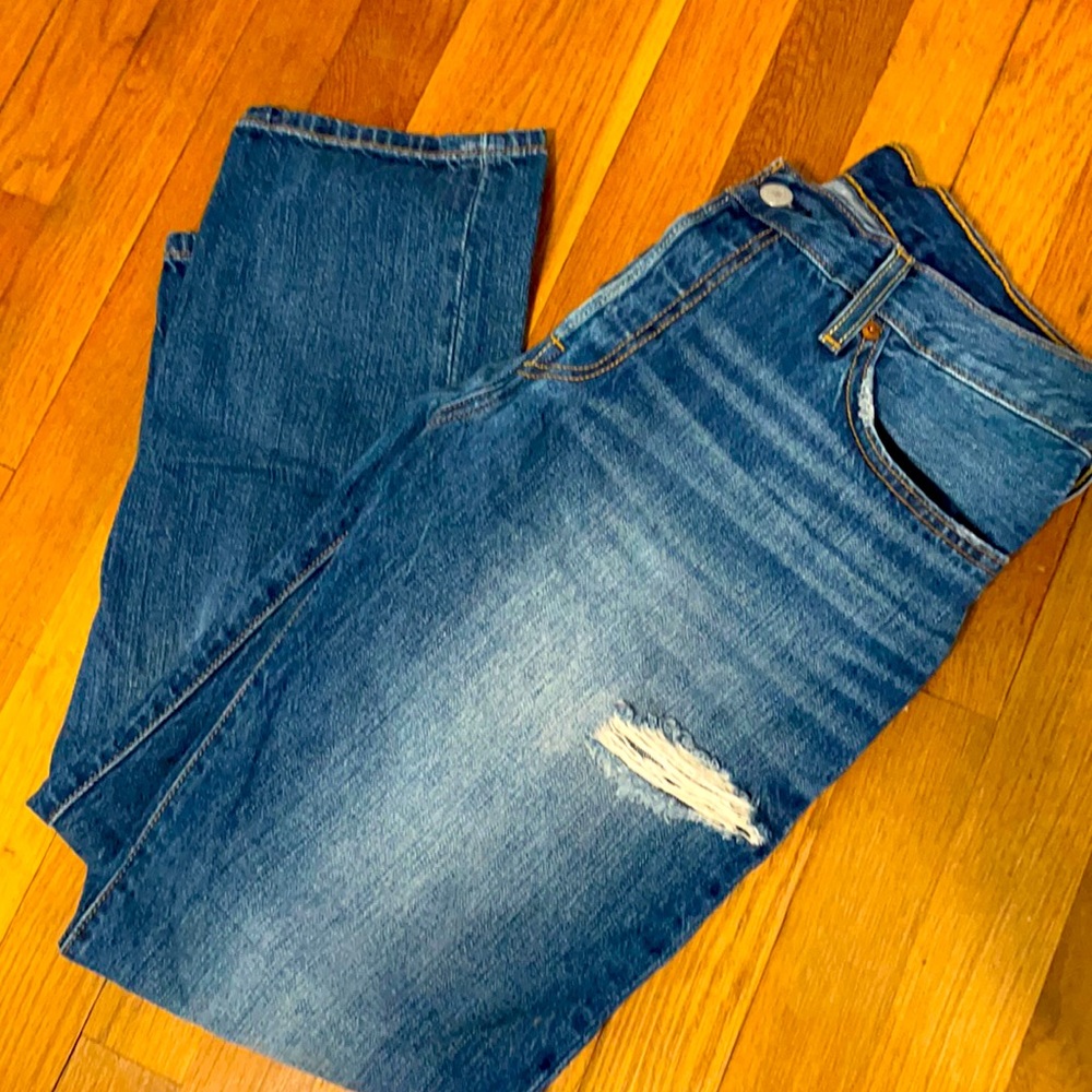 Levi’s Boyfriend Jeans with button fly sz 29